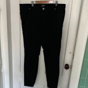 LOFT Classic Black Zip/Button Leggings Pants